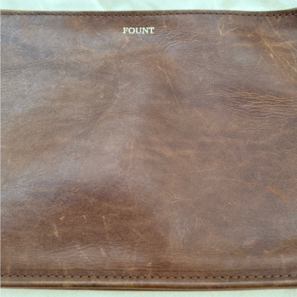 Brown Clutch with Wristlet Elegant Design - Picture 5 of 9